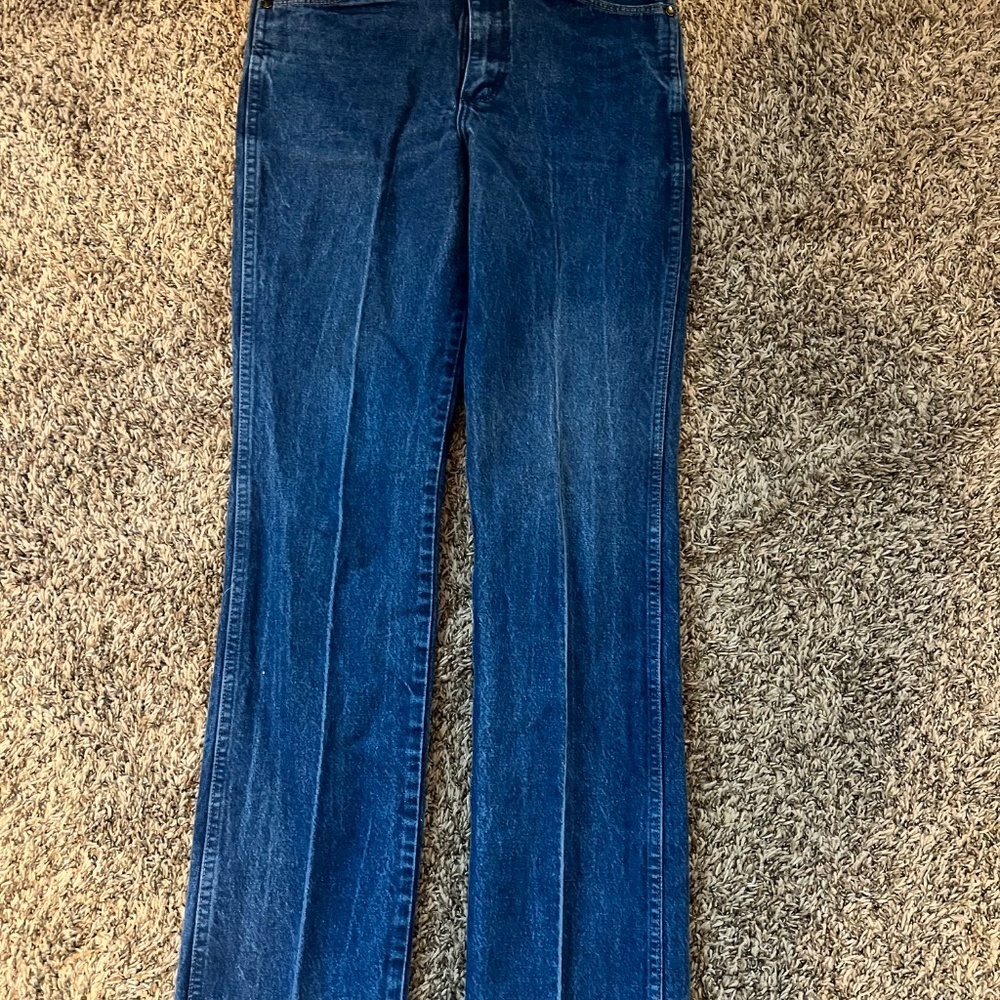 Wrangler cowboy cut medium wash denim blue jeans straight leg size 33x36 - Picture 6 of 6